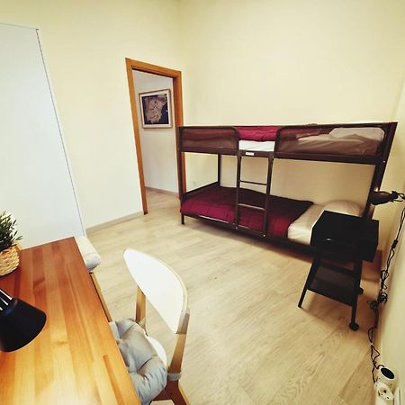 Albergue Sixtos No Caminho سانتياغو دي كومبوستيلا المظهر الخارجي الصورة