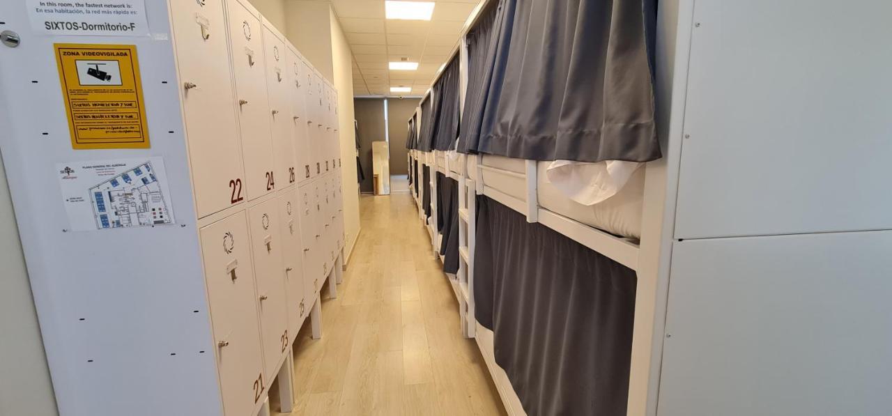 Albergue Sixtos No Caminho سانتياغو دي كومبوستيلا المظهر الخارجي الصورة
