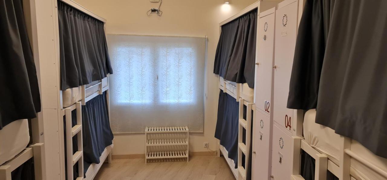 Albergue Sixtos No Caminho سانتياغو دي كومبوستيلا المظهر الخارجي الصورة