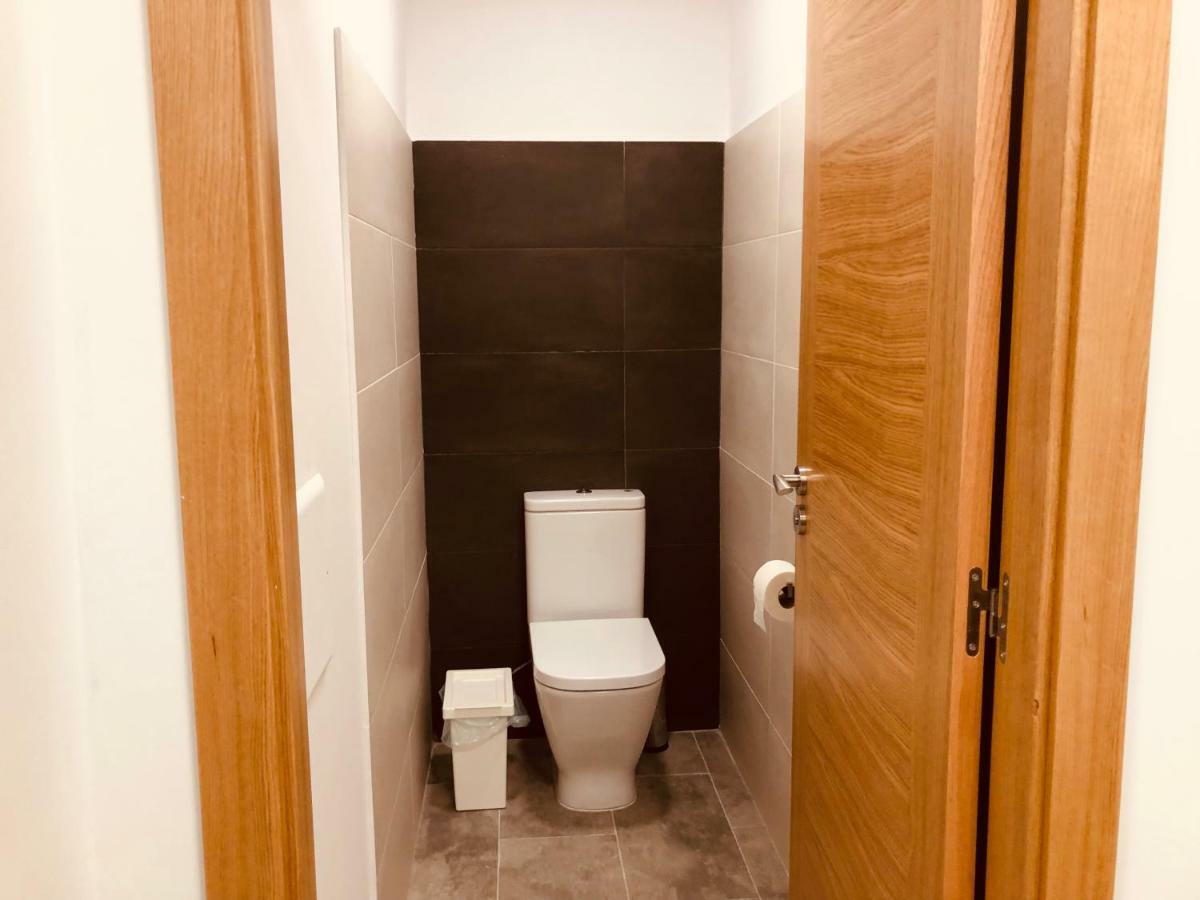 Albergue Sixtos No Caminho سانتياغو دي كومبوستيلا المظهر الخارجي الصورة