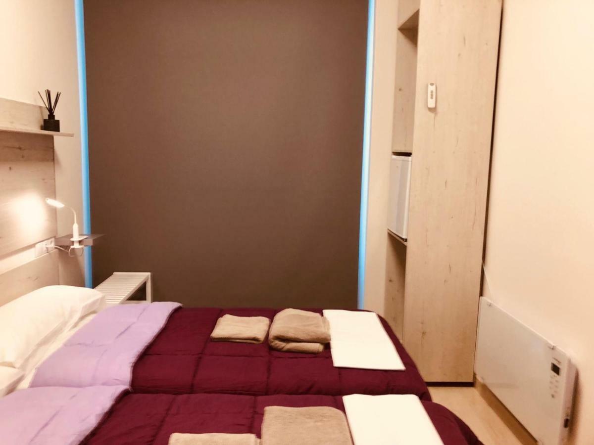 Albergue Sixtos No Caminho سانتياغو دي كومبوستيلا المظهر الخارجي الصورة